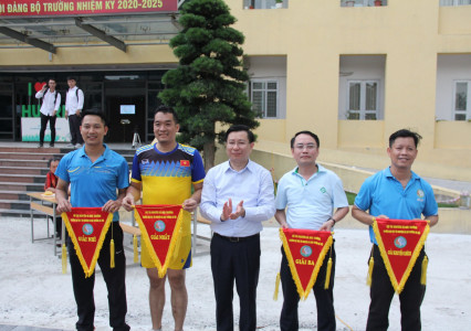 Trường Đại học Tài nguyên và Môi trường Hà Nội tổ chức hội thao chào mừng Đại hội đại biểu Đảng bộ nhiệm kỳ 2020 - 2025