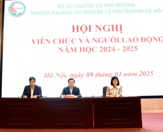 HỘI NGHỊ VIÊN CHỨC VÀ NGƯỜI LAO ĐỘNG NĂM HỌC 2024 - 2025 DIỄN RA THÀNH CÔNG TỐT ĐẸP