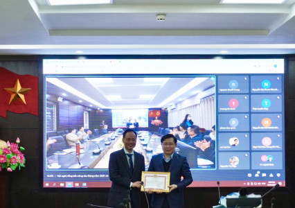 Hội nghị tổng kết công tác Đảng năm 2021 và trao tặng bằng khen, huy hiệu 30 năm tuổi Đảng 