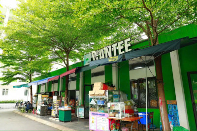 Căng tin sạch đẹp, đồ ăn phong phú đa dạng