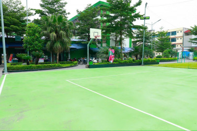 Sân bóng rổ, bóng đá