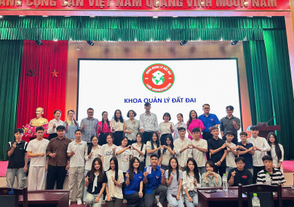 Khởi đầu năm học mới -  Chào đón tân sinh viên Khóa ĐH16 Khoa Quản lý đất đai