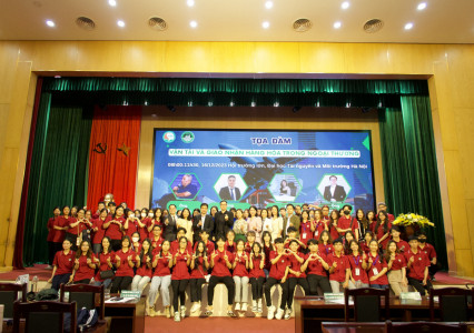 Toạ đàm "vận tải và giao nhận hàng hoá trong ngoại thương"