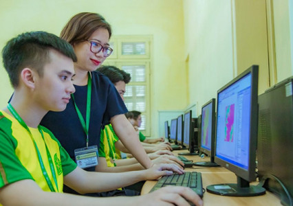 Thúc đẩy nghiên cứu khoa học sinh viên Khoa Công nghệ thông tin: Sức trẻ - Trí tuệ - Ứng dụng thực tiễn