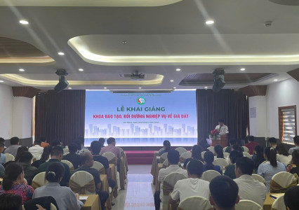Khai giảng các lớp Đào tạo, bồi dưỡng nghiệp vụ về giá đất tại Hà Nội và Đà Nẵng