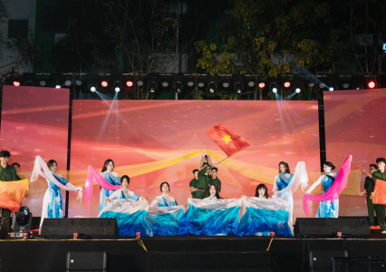 HUNRE khuấy động đêm 'Sóng 15”, mở ra hành trình kết nối tương lai