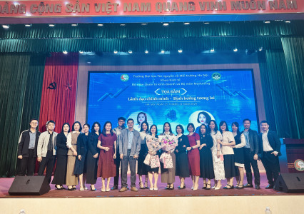 Tọa đàm sinh viên ngành Quản trị kinh doanh và ngành Marketing: Lãnh đạo chính mình – Định hướng tương lai