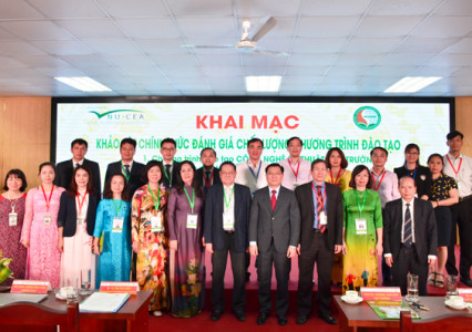 Khai mạc khảo sát chính thức đánh giá chất lượng 3 chương trình đào tạo ngành Công nghệ kỹ thuật môi trường, Kế toán và Quản lý Đất đai