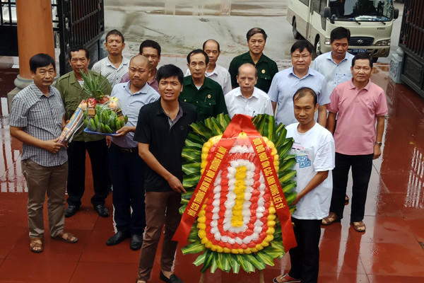 Chuyến đi về nguồn của hội cựu chiến binh nhà trường