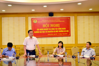  Đồng chí Trần Duy Kiều phát biểu tại hội nghị
