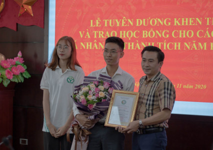Lễ tuyên dương khen thưởng và trao học bổng cho các tập thể, cá nhân khoa Môi trường có thành tích năm học 2019-2020