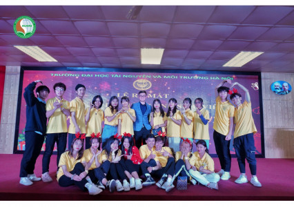Trường Đại học Tài nguyên và Môi trường Hà Nội ra mắt câu lạc bộ Tiếng Anh HEC