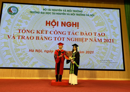 Hội nghị tổng kết công tác đào tạo và trao bằng tốt nghiệp năm 2021