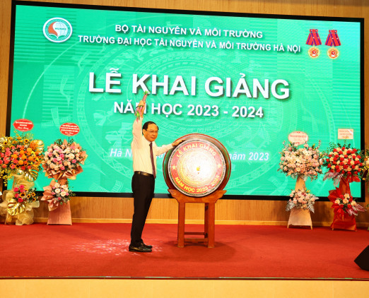 Thứ trưởng Lê Công Thành dự Khai giảng năm học 2023 - 2024 Trường Đại học Tài nguyên và Môi trường Hà Nội 