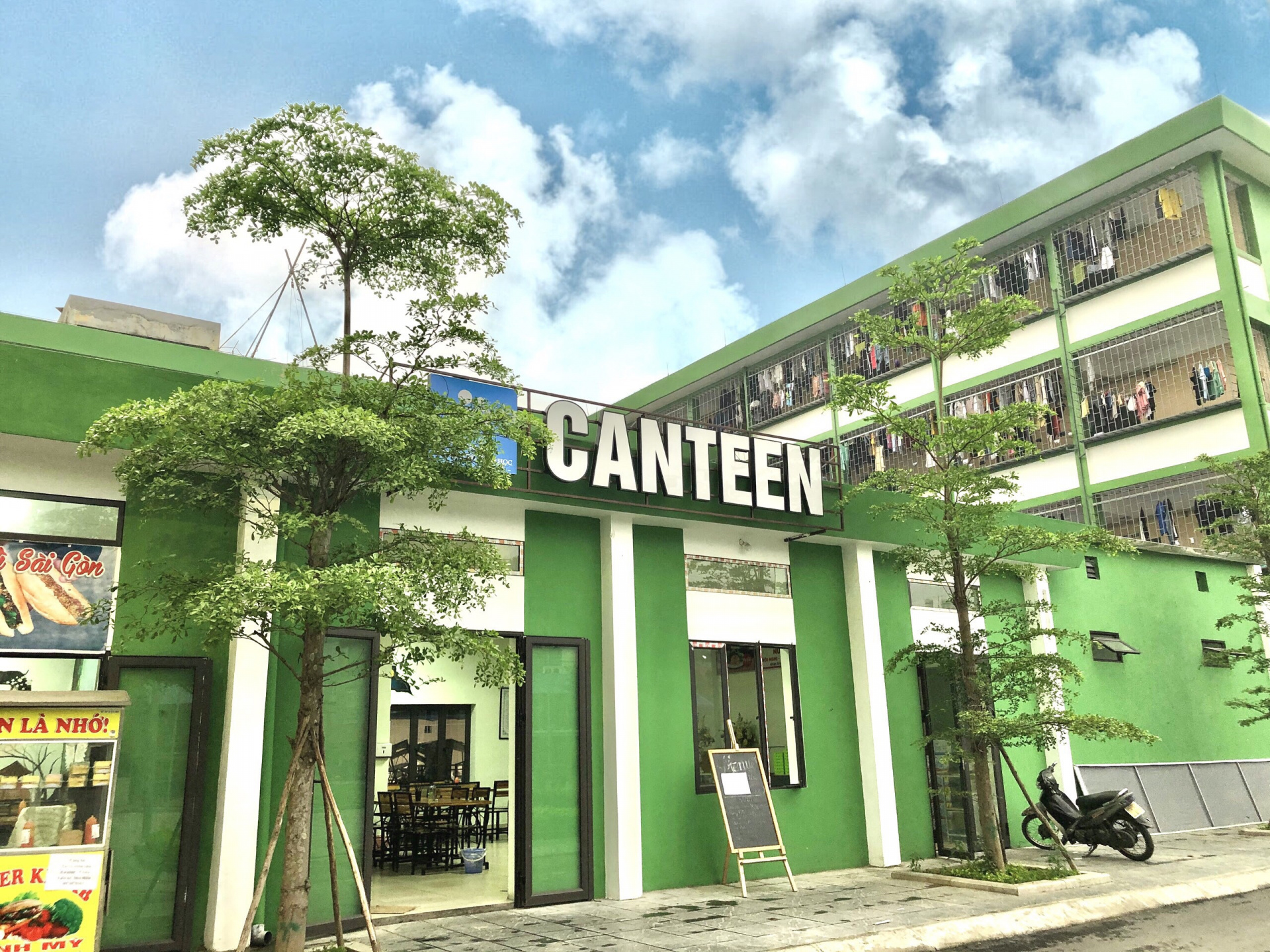 canteen.JPG (1.17 MB)