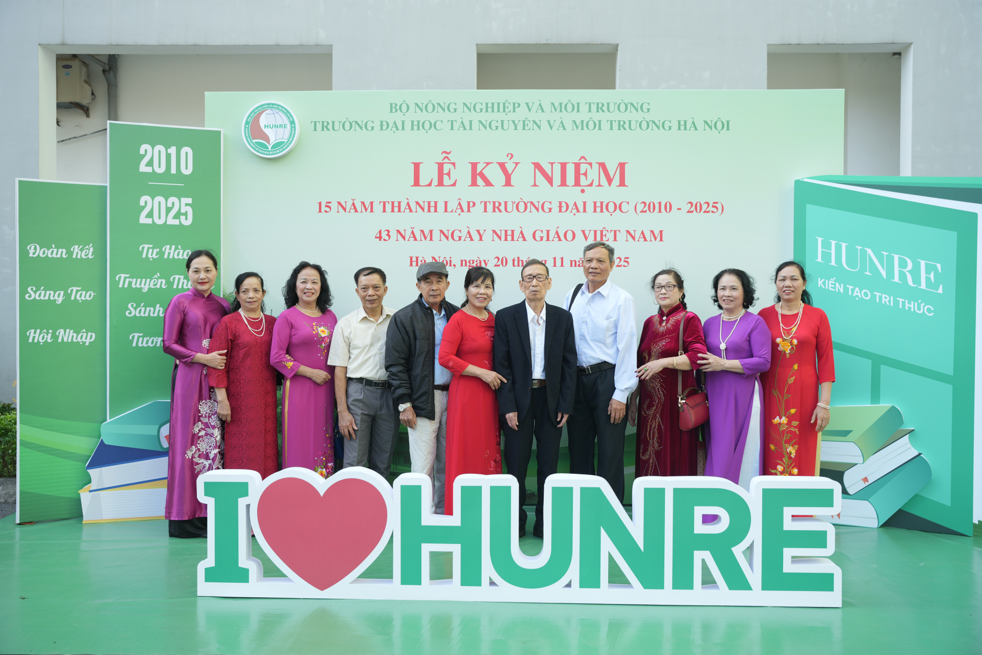 TAS01573.JPG (698 KB)