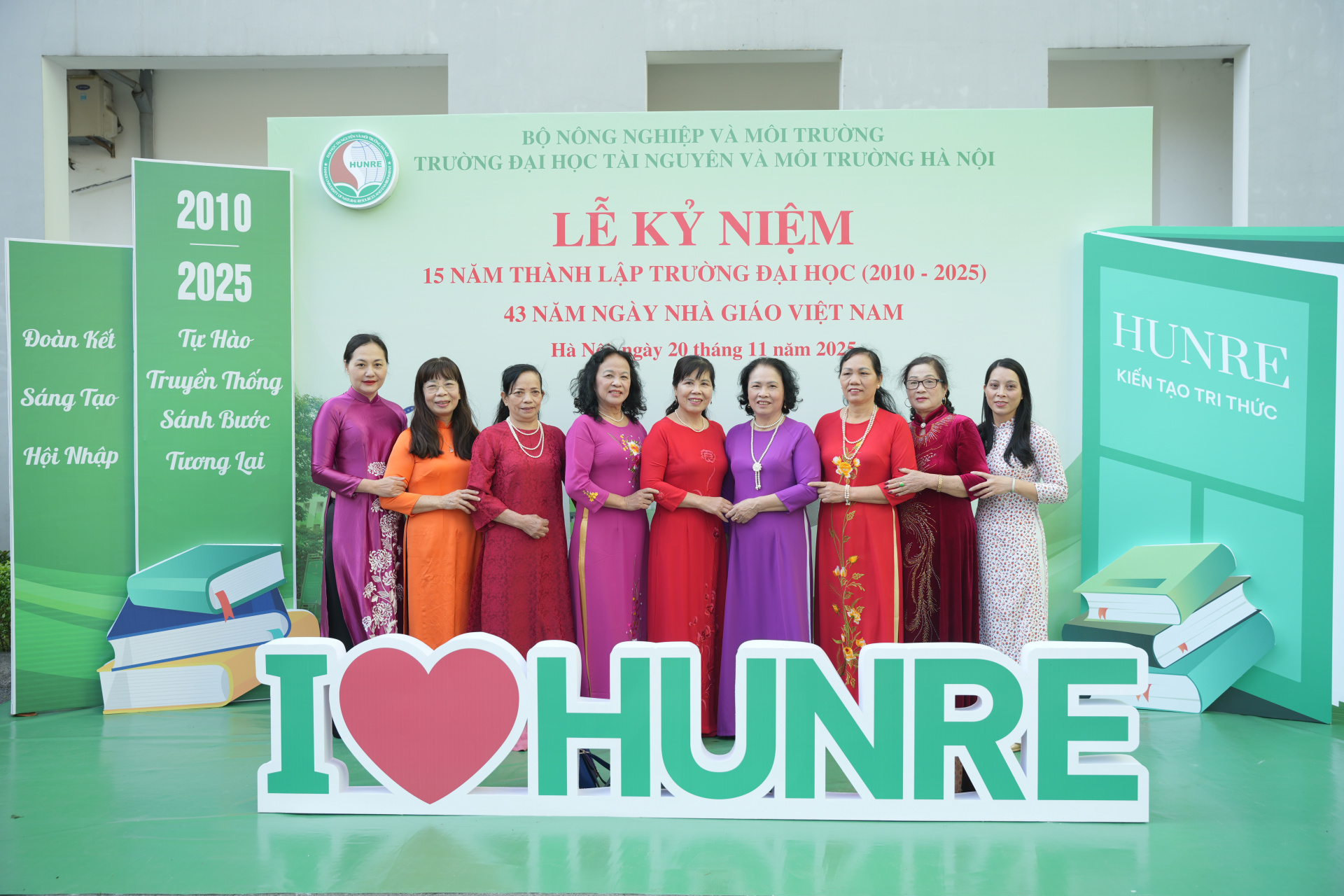 TAS01579.JPG (720 KB)