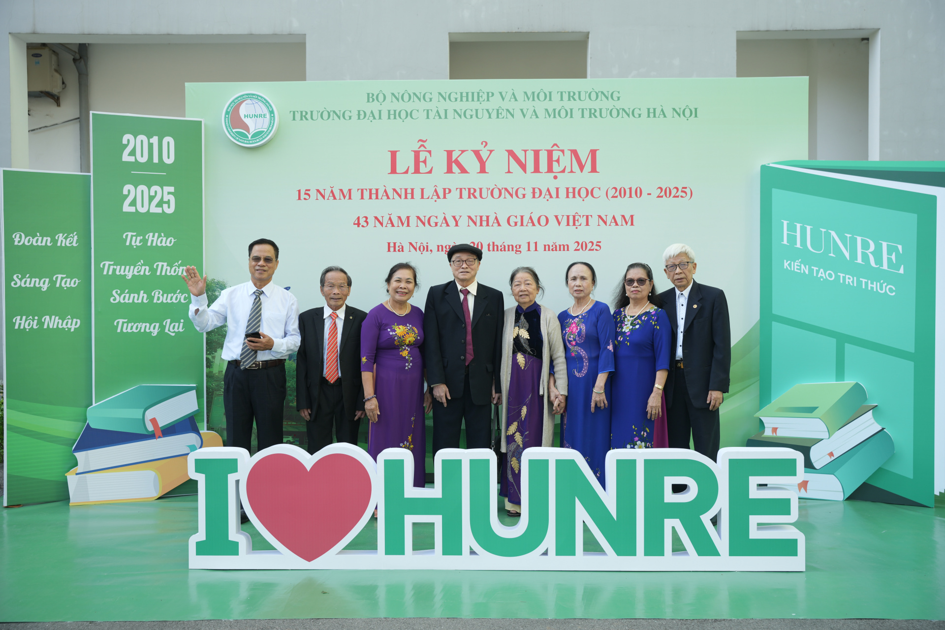 TAS01624.JPG (676 KB)