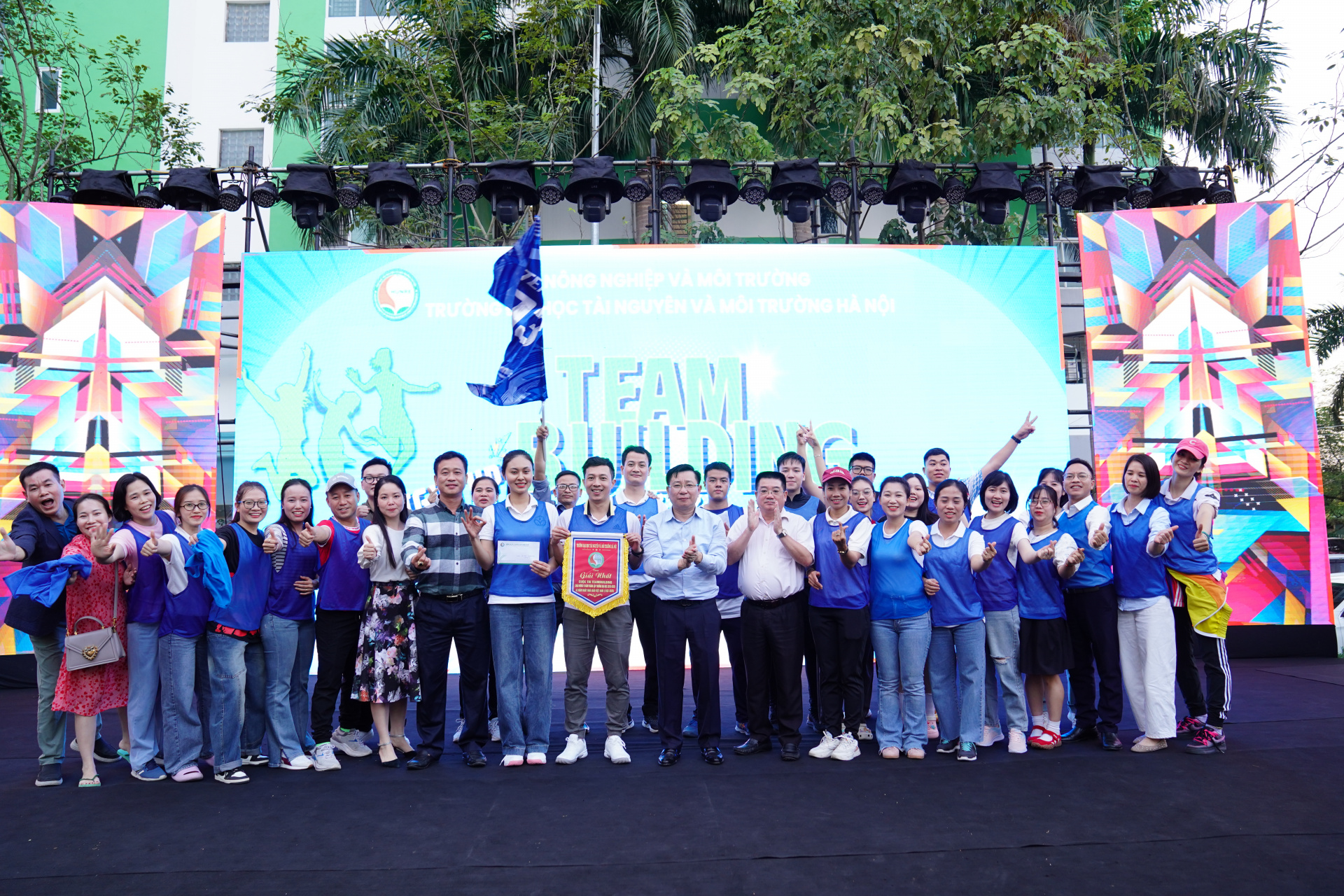 Khoa_mt.JPG (1.25 MB)