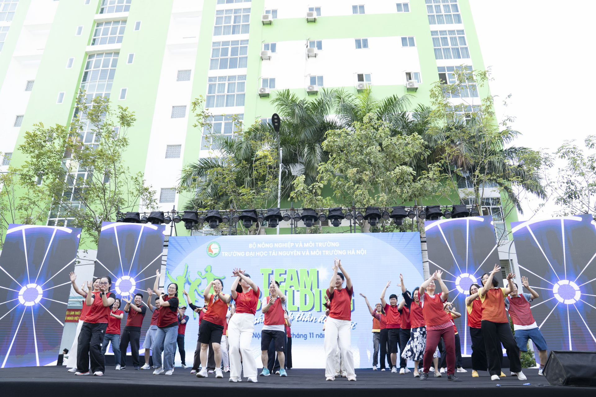 nhảy_3.JPG (1.14 MB)