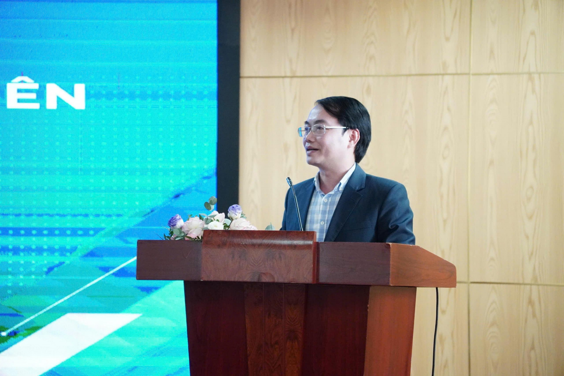 d7ef5995e9d4668a3fc5.jpg (742 KB)