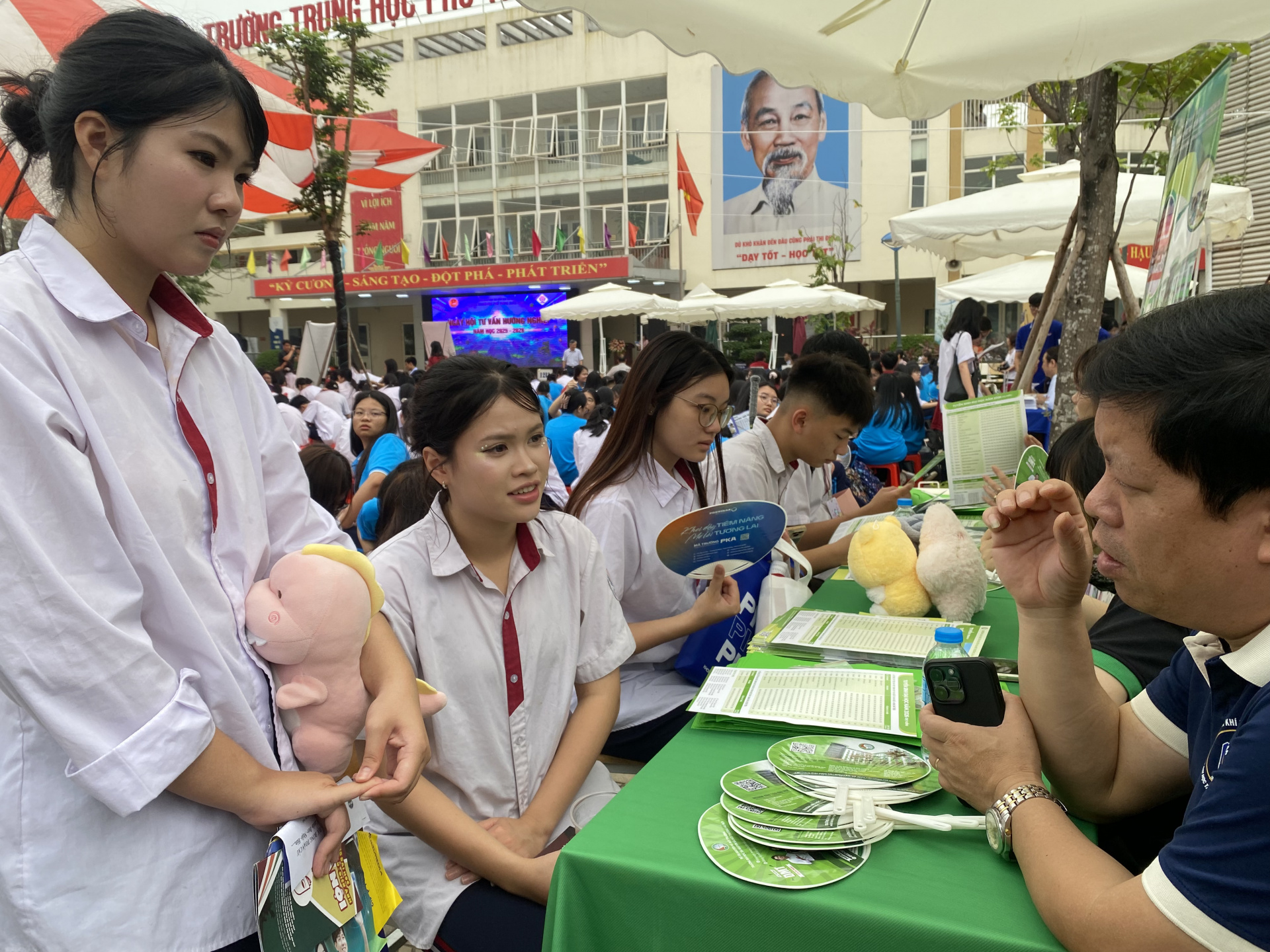 xuân_phương_4.jpg (988 KB)