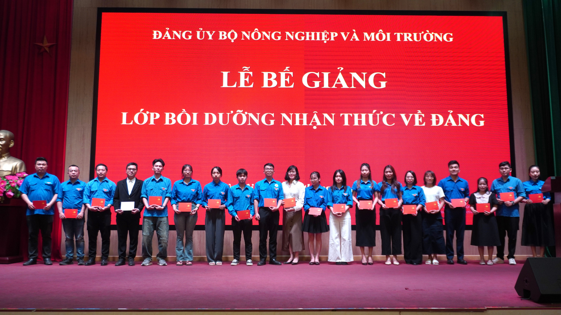 DSC00125.JPG (944 KB)