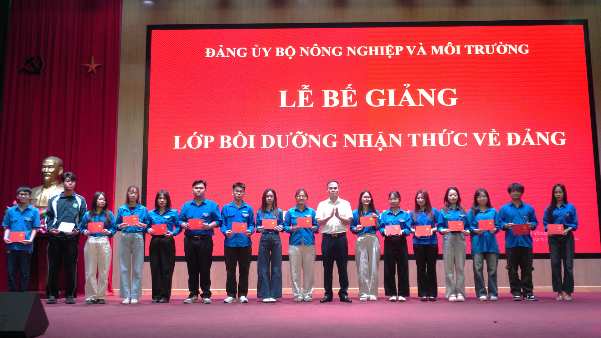 DSC00162.JPG (962 KB)