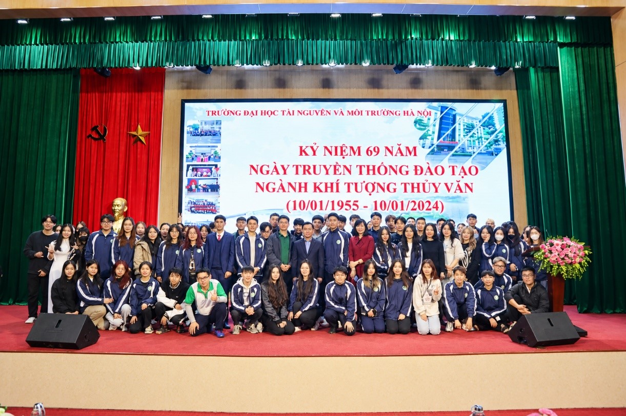 2.jpg (299 KB)