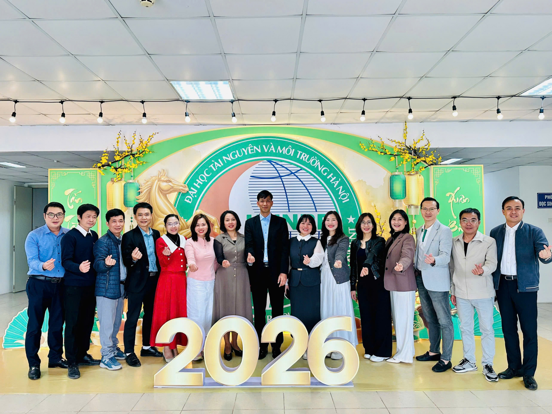 ảnh_tập_thể_giảng_viên.jpg (993 KB)