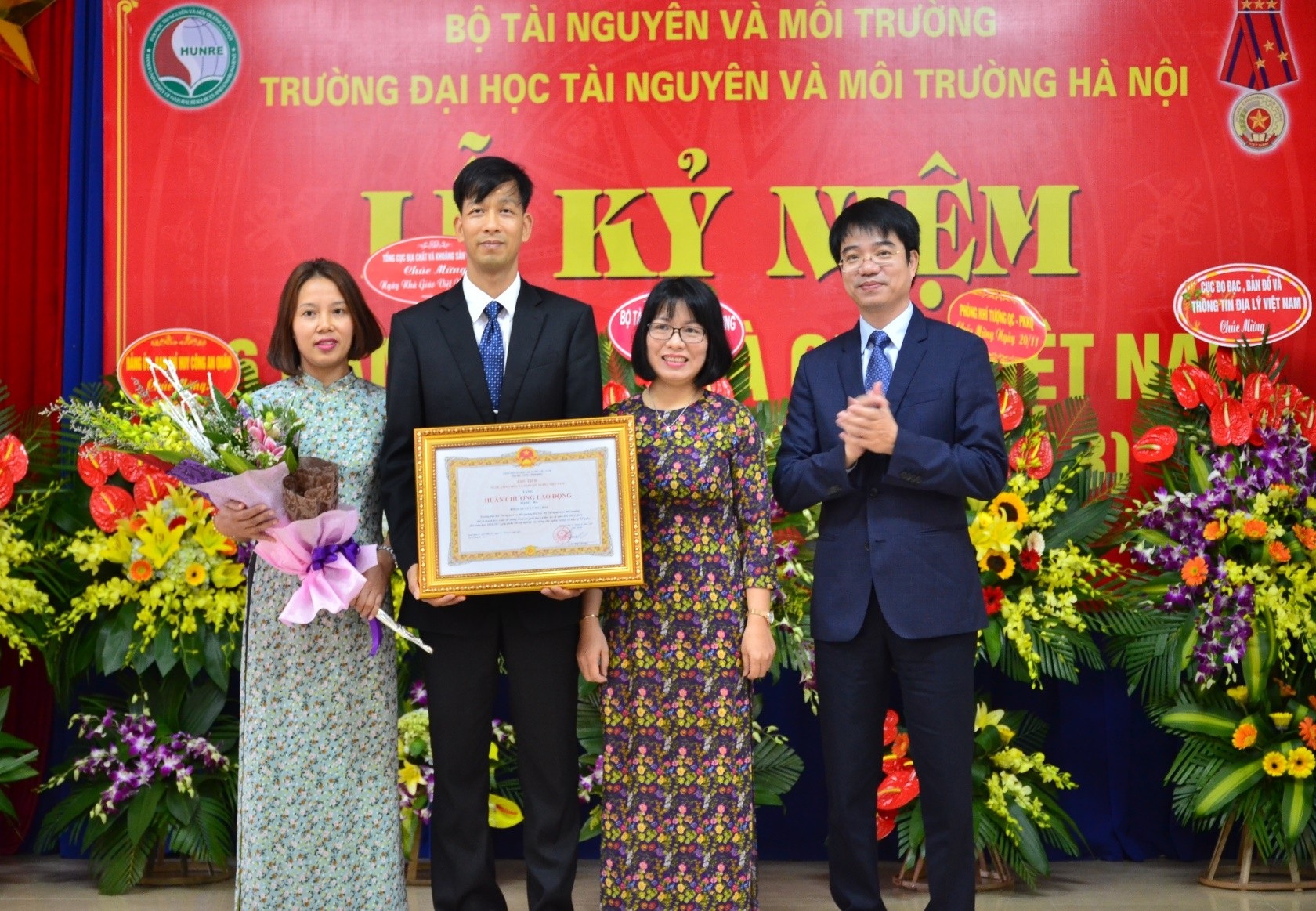 02_Bang_khen_Thu_tuong.jpg (611 KB)