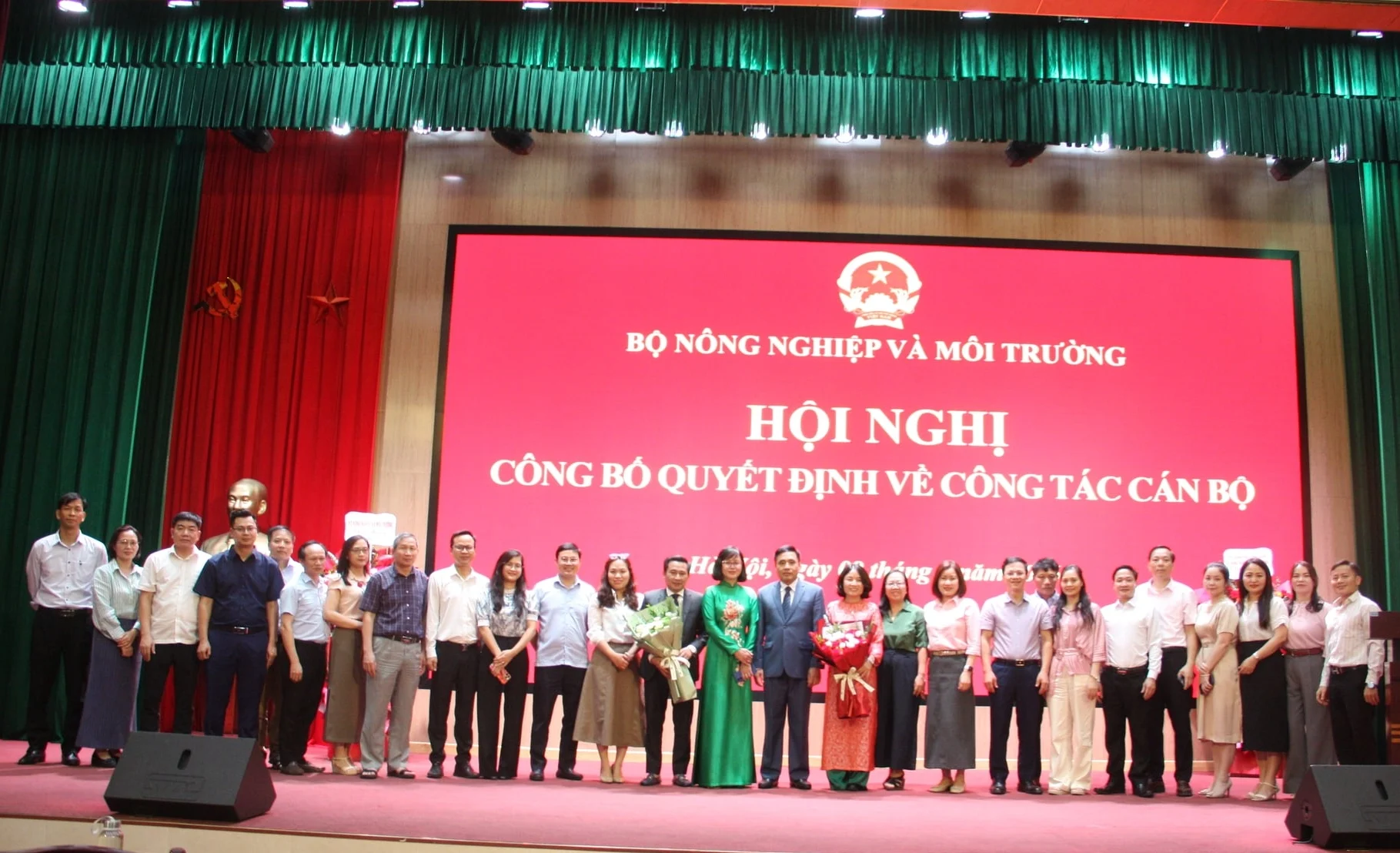 Tập_thể.webp (215 KB)