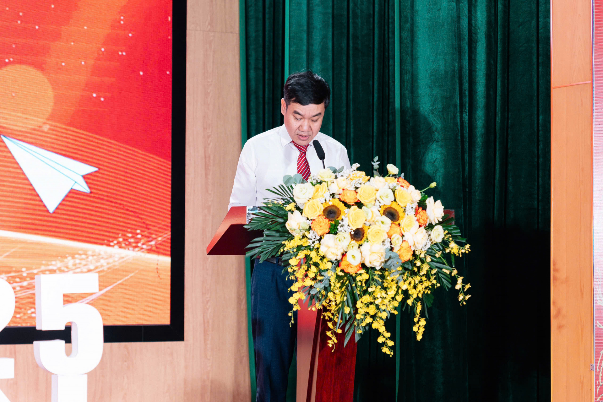 Huong_traobang.jpg (948 KB)