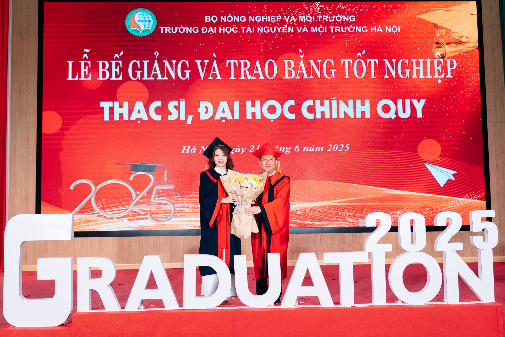 Tan_cu_nhan_tang_hoa.jpg (1.11 MB)